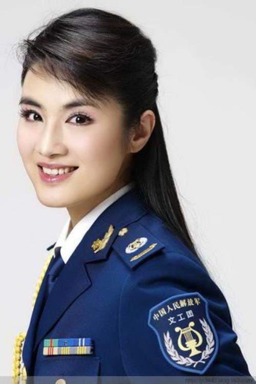 50多岁的原空政女歌手