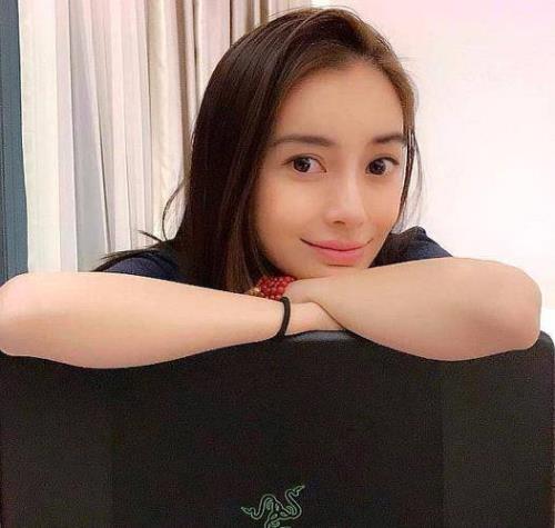 Angelababy 身份