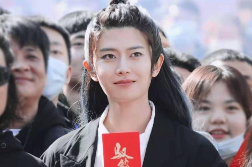 与君初相识导演为什么选任嘉伦