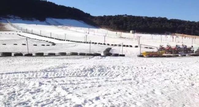 二龙山滑雪场初级雪道多长