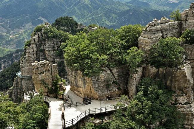 云台山和白石山哪个风景好