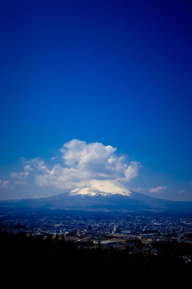 日本的富士山有什么特点