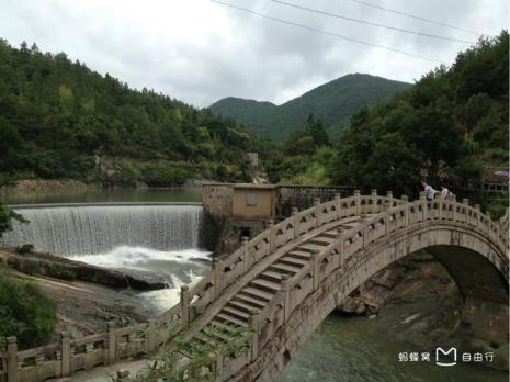 九鲤湖有玻璃桥吗