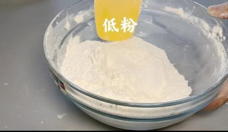 可以用低筋面粉代替玉米面粉吗