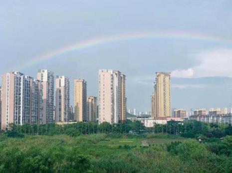 初秋雨后彩虹诗句