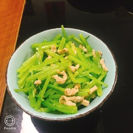 蒿笋可以和芹菜一起炒肉吗