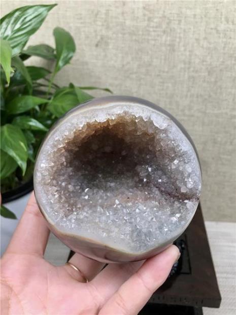 黄水晶洞和紫水晶洞哪个贵