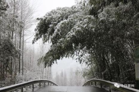 崇州鸡冠山下雪了吗