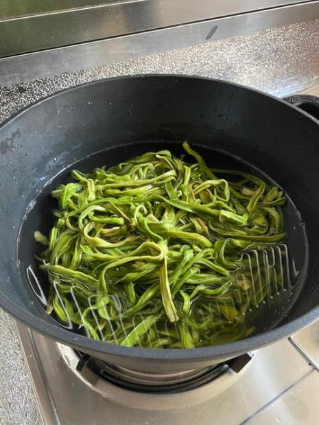 贡菜怎样去除那个味道