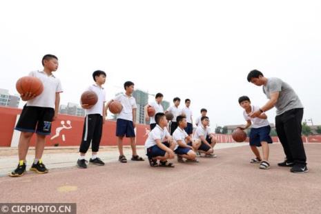 老师不让学生参加社团怎么办