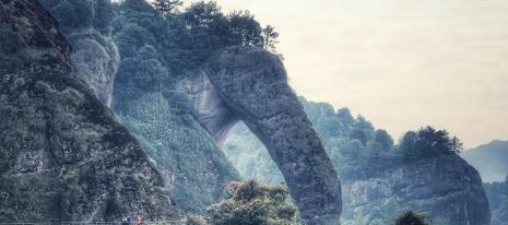 一念逍遥龙虎山景点是象鼻山吗