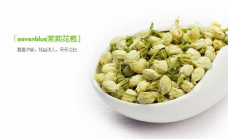 茉莉花泡出来的茶是什么颜色的