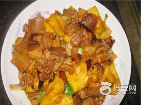 菠萝土豆炒肉的做法