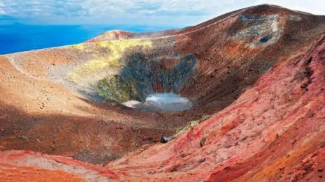 三角形火山是什么