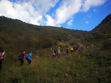 南川小拇指山爬多久到山顶