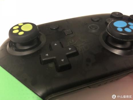 switch pro手柄充电灯亮不亮