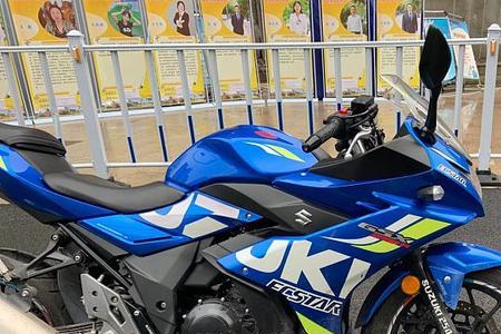 gsx250铃木水晶蓝颜色好看吗