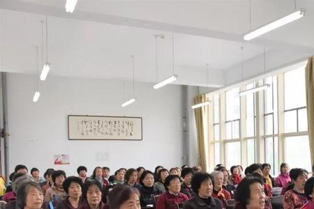 退休老师如何报老年大学