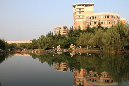 华西师范是什么大学