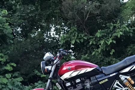 雅马哈xjr600好还是本田cb750好