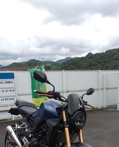 雅马哈xjr250和CB250还有盗匪250那个更好