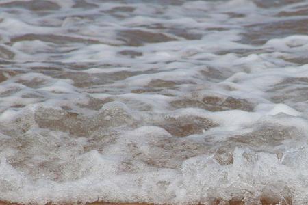 浪涌与海浪区别