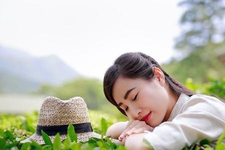 雀舌未经三月雨是什么意思