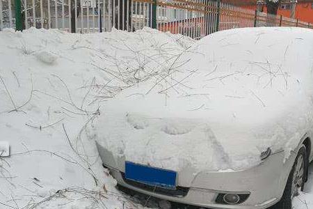 房顶上有雪不扫会冷么