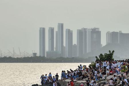 七月去深圳旅游看海热吗