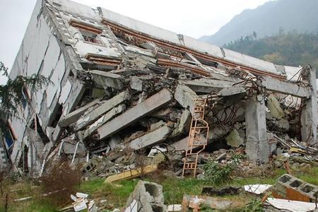 汶川大地震发生在白天还是晚上