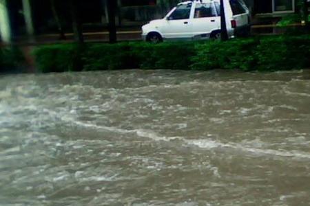 满月下大雨是什么意思