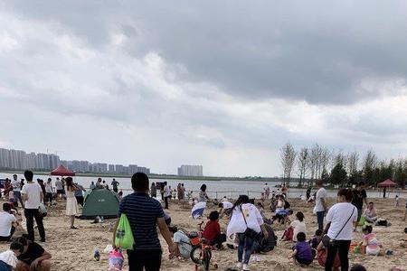 晋阳湖沙滩浴场能带帐篷么