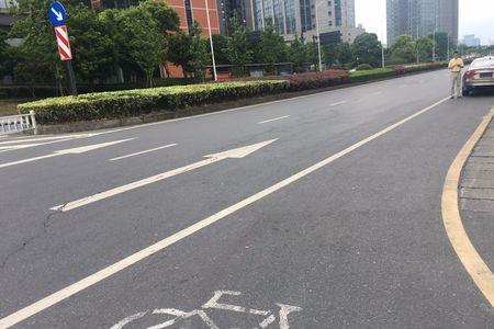 哪些道路不宜设置非机动车道