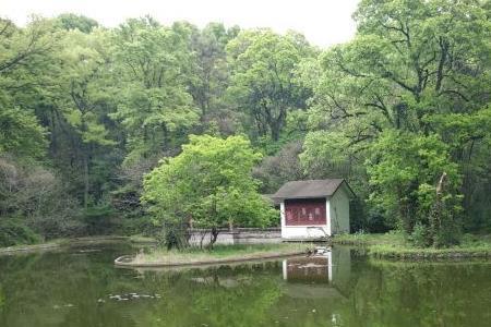 避暑钟山和水城哪个好