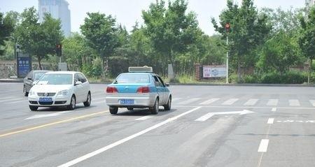 铺路与非机动车道的区别