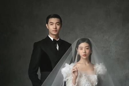 高定婚纱照和极简婚纱照区别