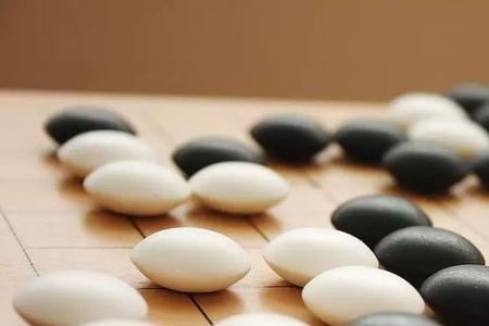 下围棋时中间有空的能吃吗