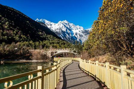 玉龙雪山栈道属于哪个峰