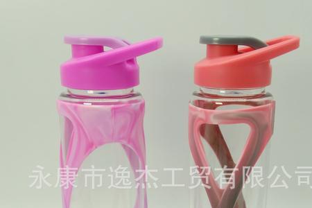 塑料水壶盖子错位拧不开