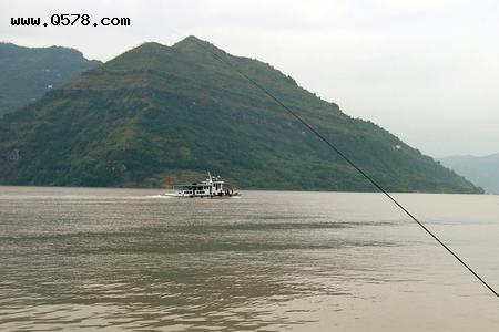 中午在水库钓鱼要怎么钓