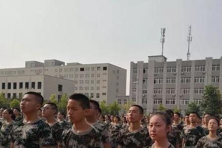 咸阳中学军训要带什么