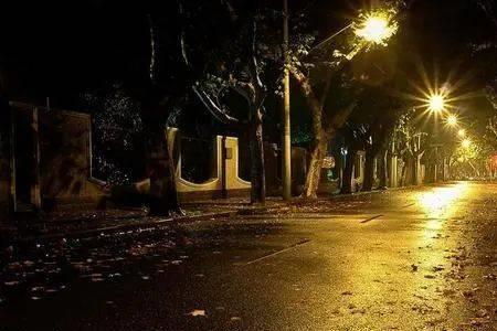 冷风夜雨伤感的诗句