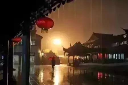 雨夜听雨浮生入梦的意思