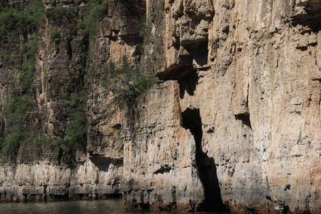 龙庆峡可以自己爬山吗