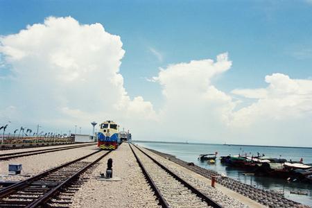 沈阳到海口火车跨海吗