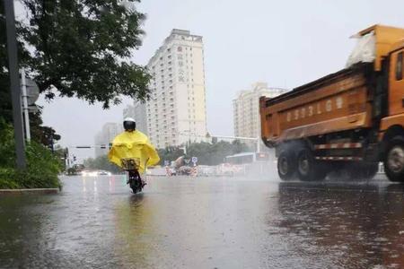 硝铵撒在地里后下雨有影响吗