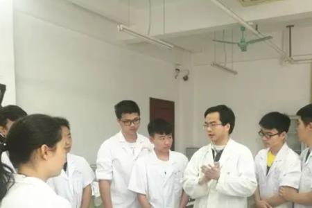 医学生读博士还可以换专业吗