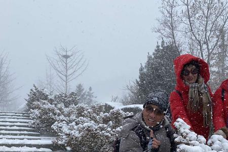 一片片雪花飘飘洒洒的像什么