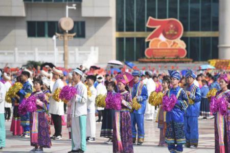 新中国成立人民群众发挥的作用