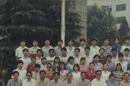 1998年出生的大学毕业了吗